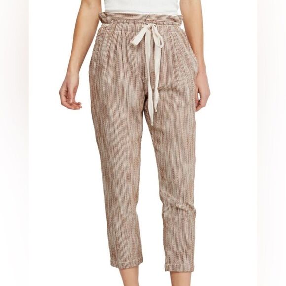 Free People Pants - FREE PEOPLE LIGHT AT SUNRISE CROP PANTS IN
BEIGE Size 4